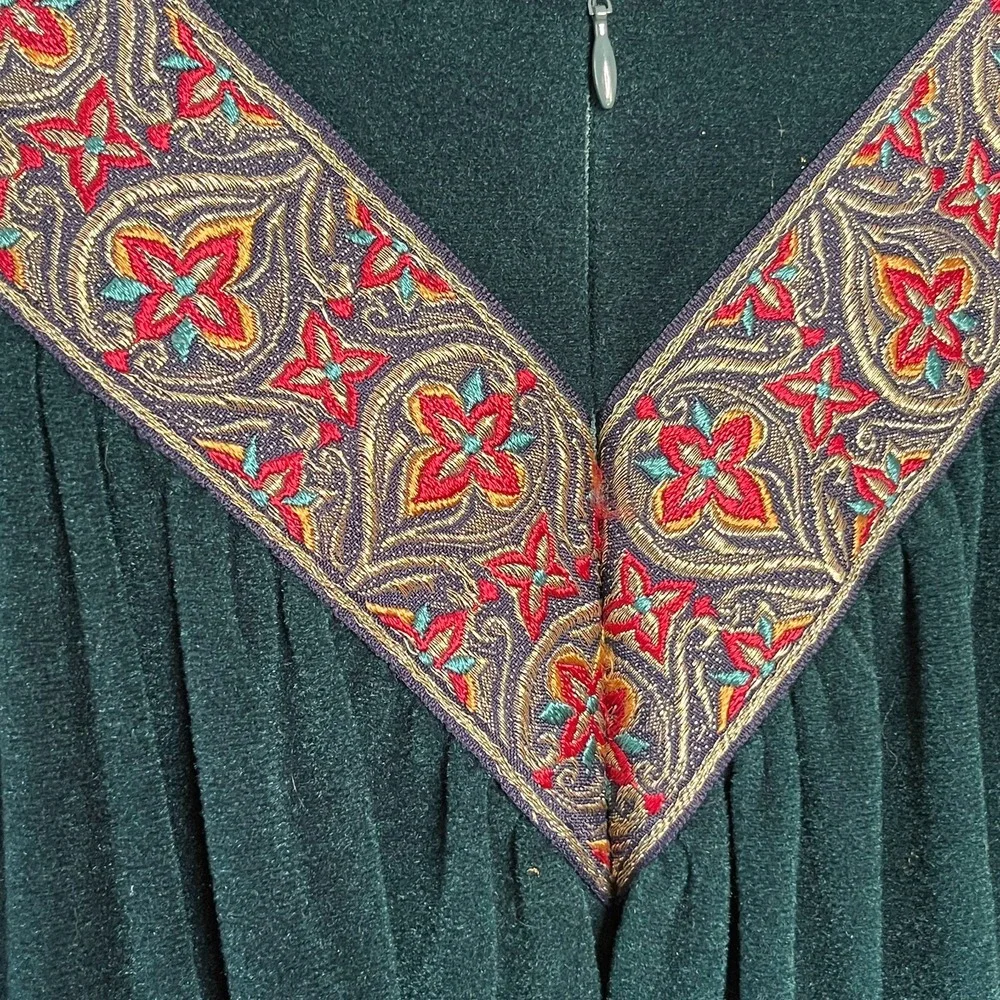 Vintage Vanity Fair Maxi Nightgown Size PL Green Velour Embroidered‎ House Dress